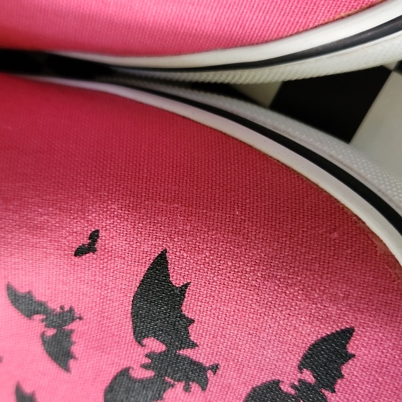 Warped Tour RARE bats Slip on Vans Size 7.5 Women's Men's 6 - Picture 11 of 16